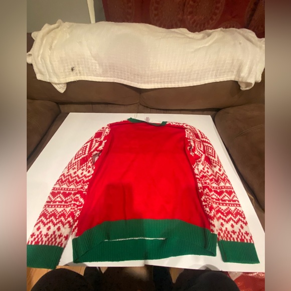 Woman’s Christmas sweater - Picture 5 of 9